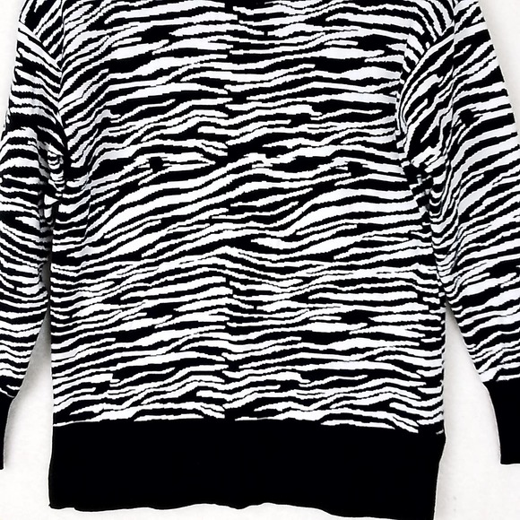 Adrianna Papell Knit Sweater Size Medium‎ In Black White Zebra Print - Picture 4 of 10